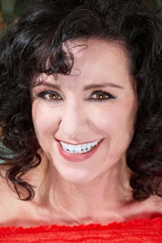 Anna Bonitatibus backdrop