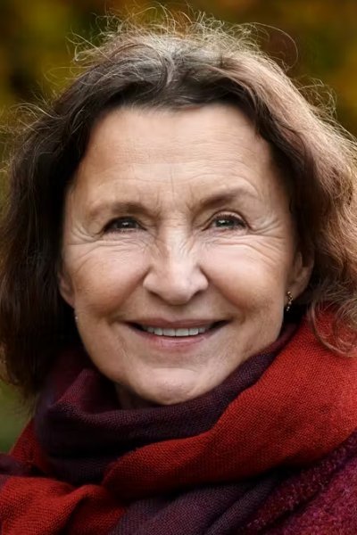 Karen-Lise Mynster backdrop