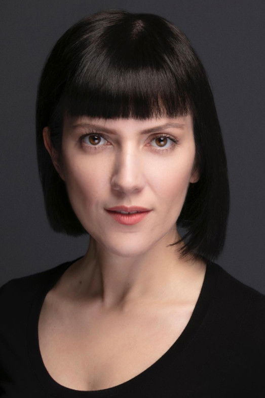 Duygu Serin backdrop