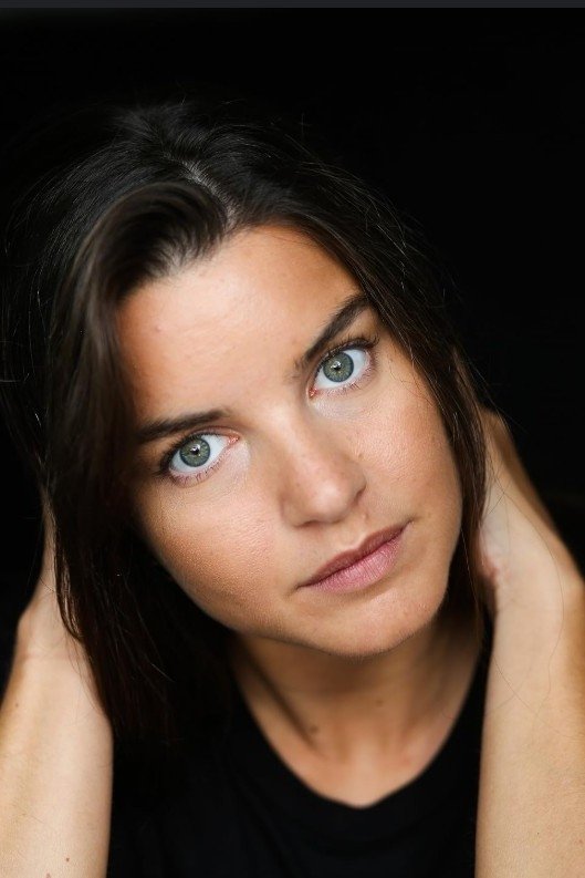 Dia Jovanovic backdrop