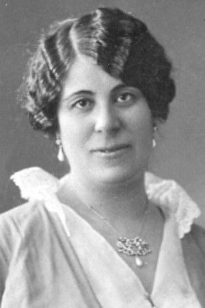 Maria Toromanova-Hmelik backdrop