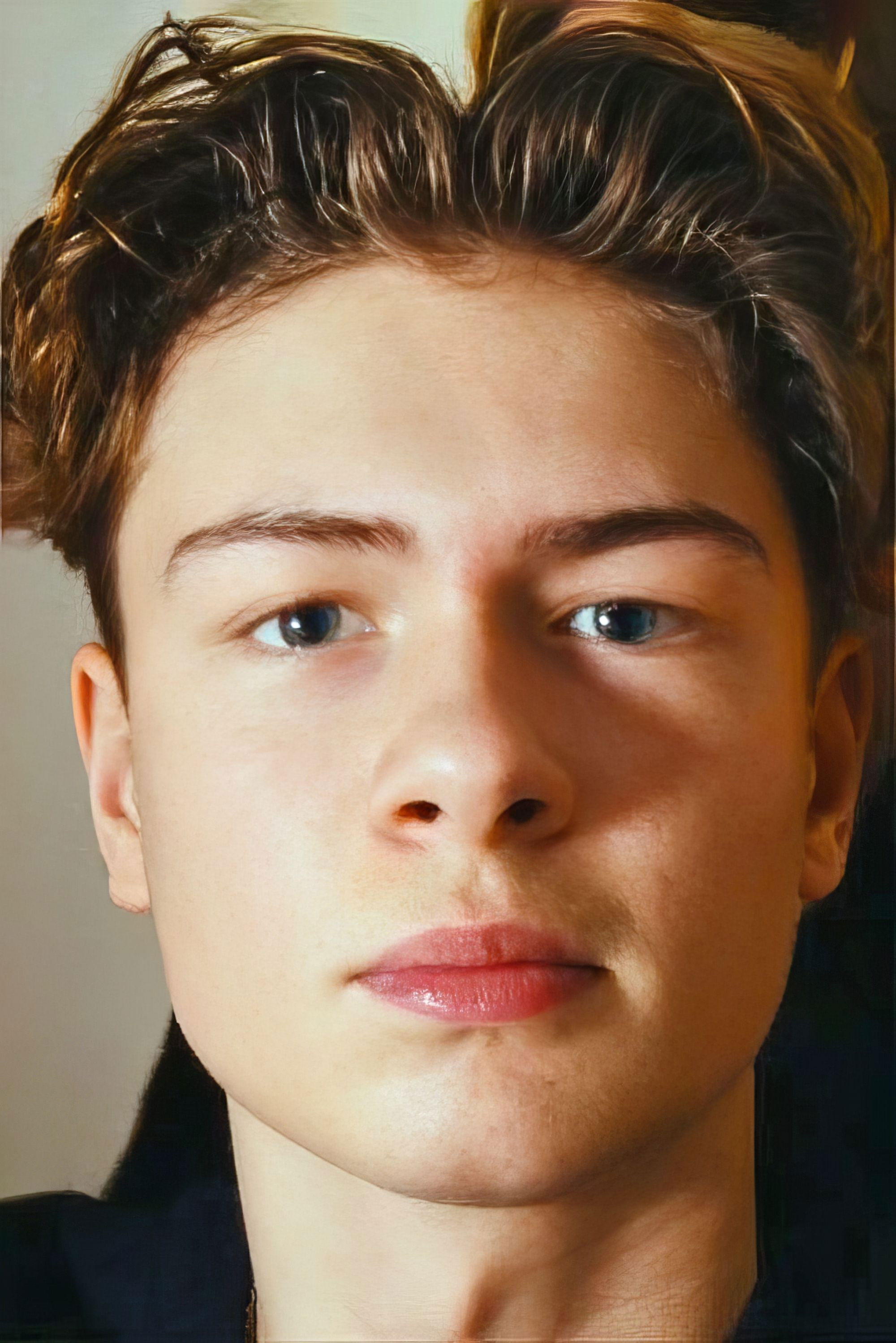 Elliot Joakim Marius Theil backdrop