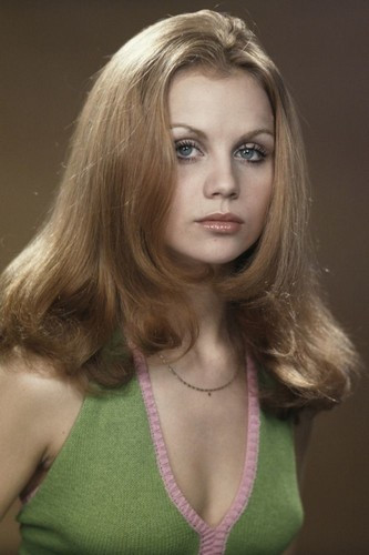 Muriel Catalá backdrop