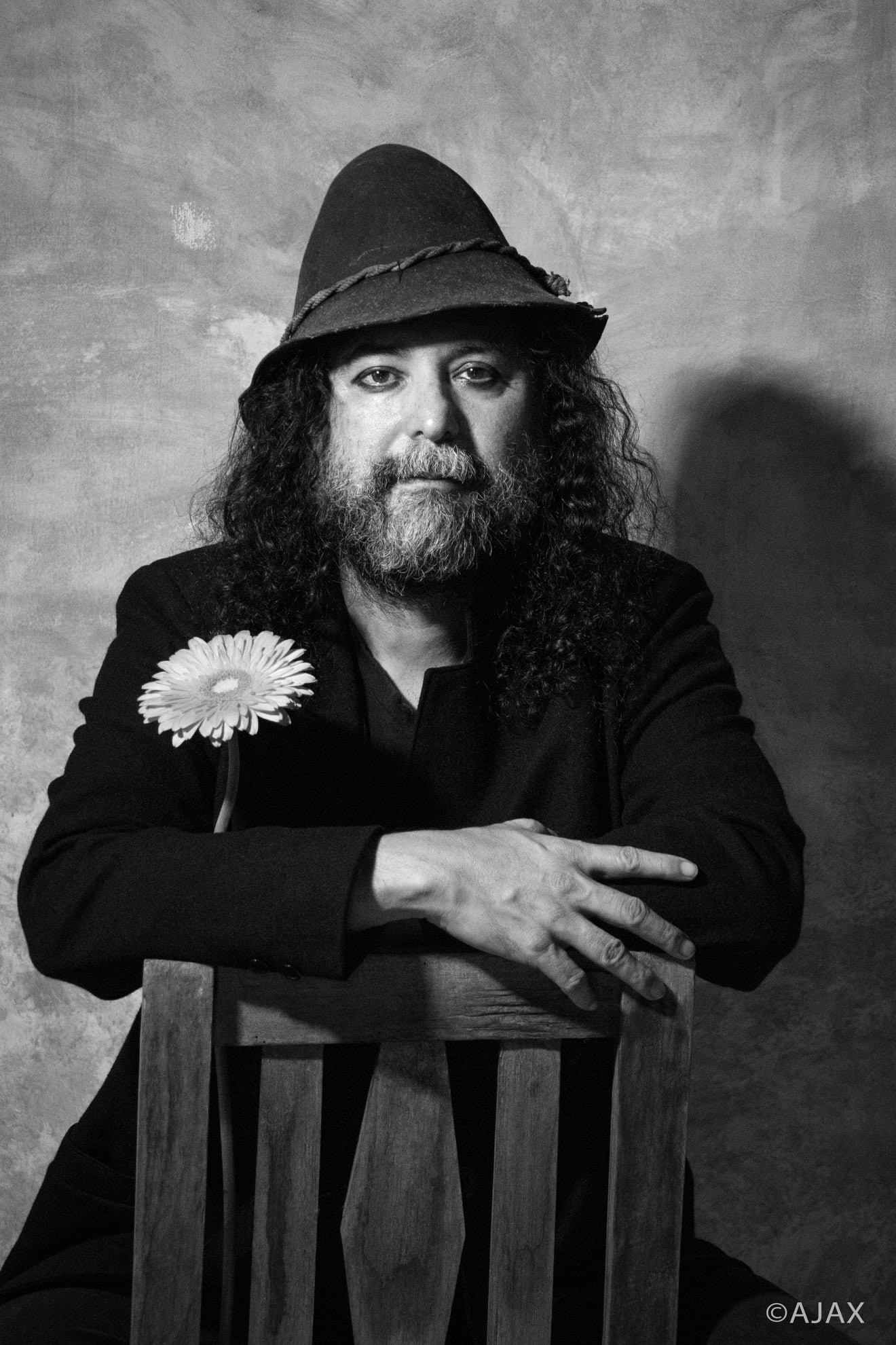 Rodolfo de León backdrop