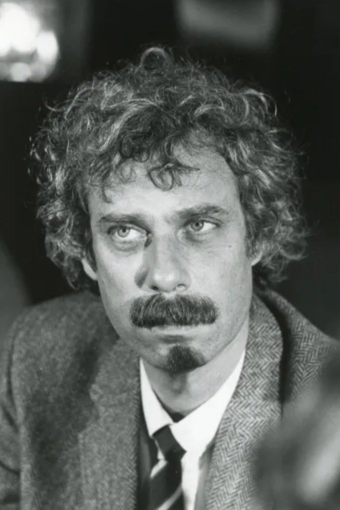 Zhan-Luk Bido backdrop