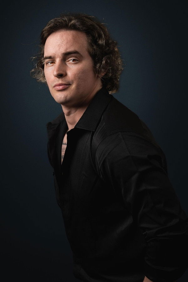 Dylan Lighthall backdrop