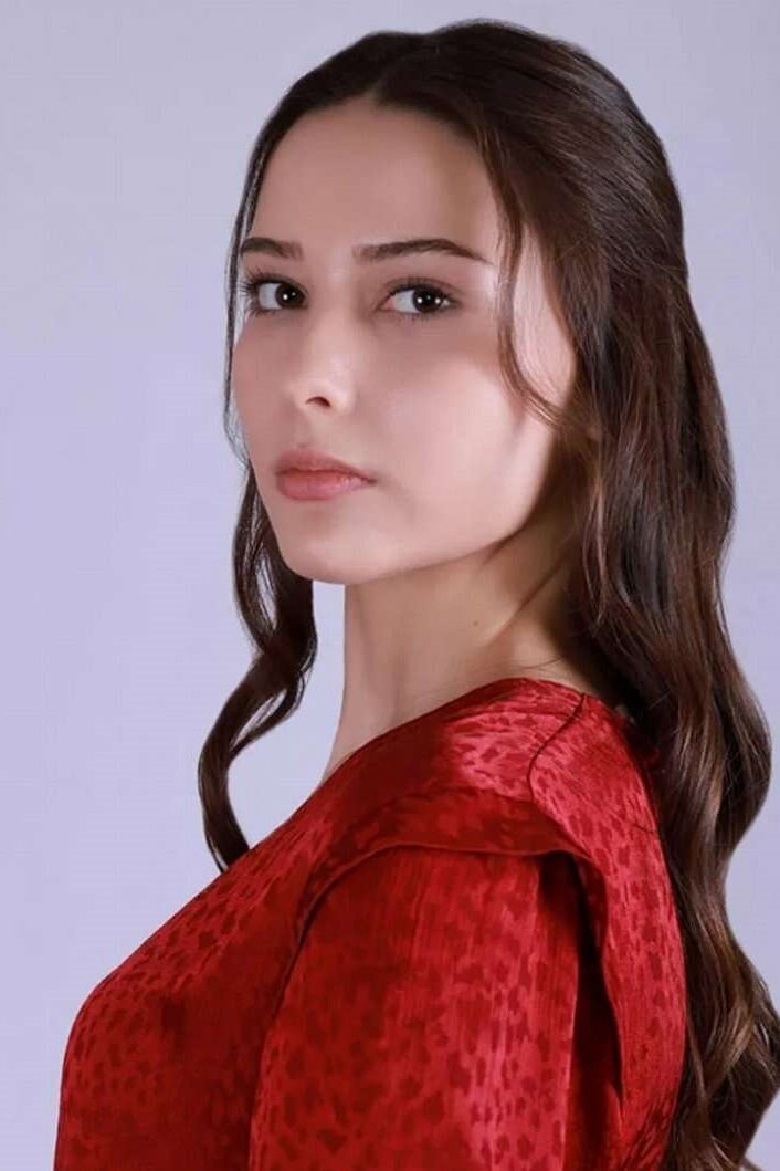 Elçin Zehra Irem backdrop