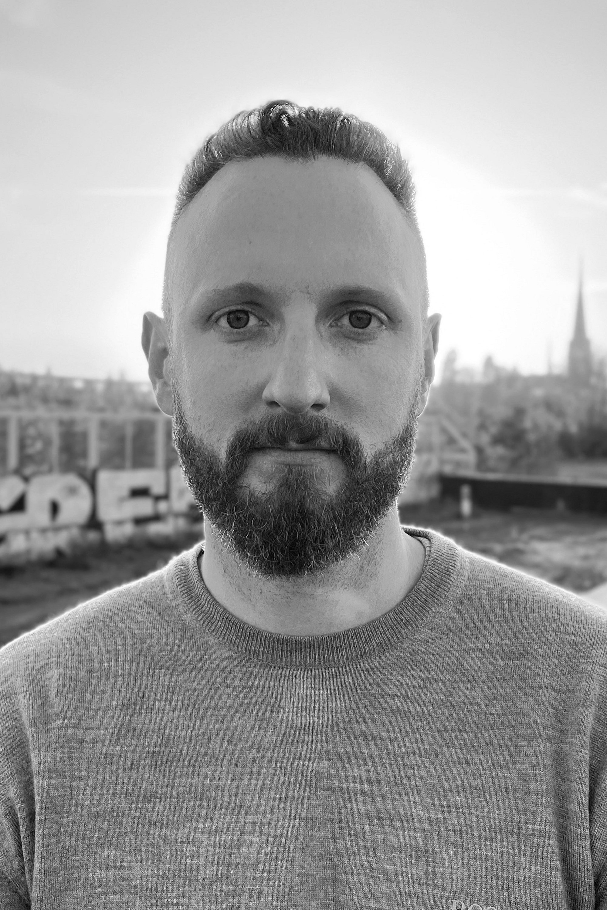 Julian Vogel backdrop