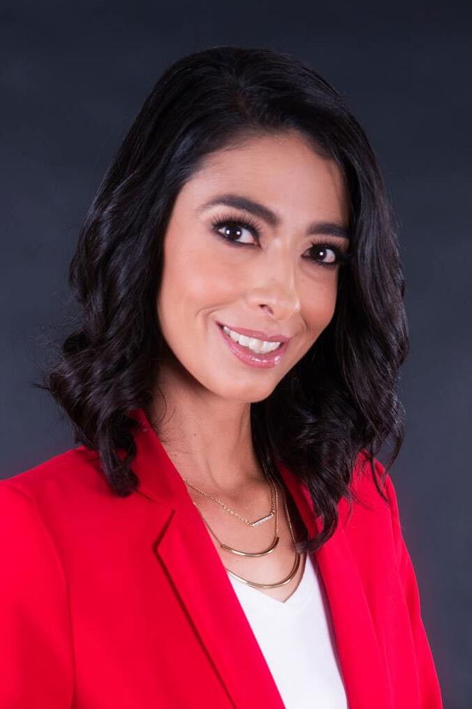 Sarahí Martínez backdrop