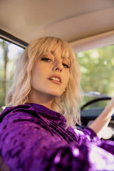 Ehla Luciani backdrop