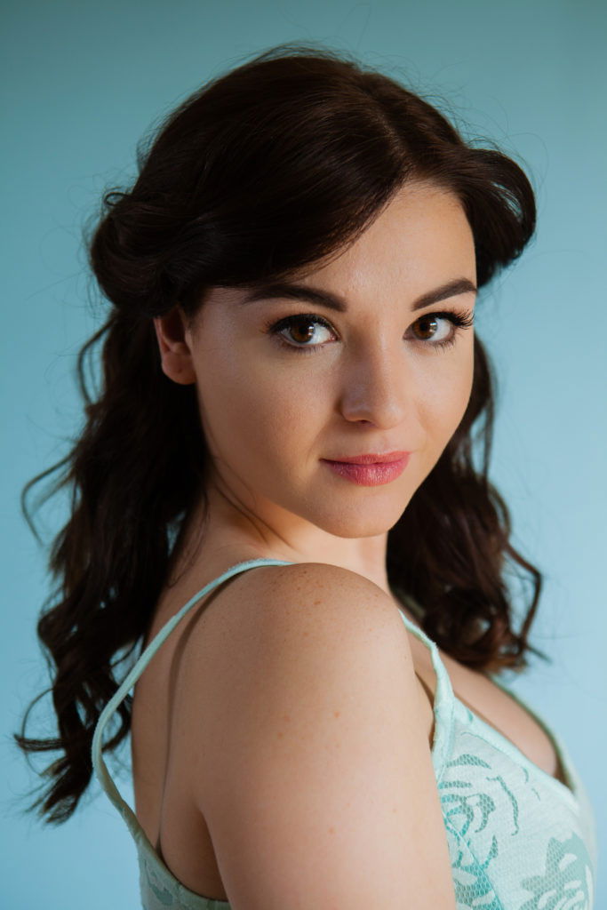 Lauren De Ruyck backdrop