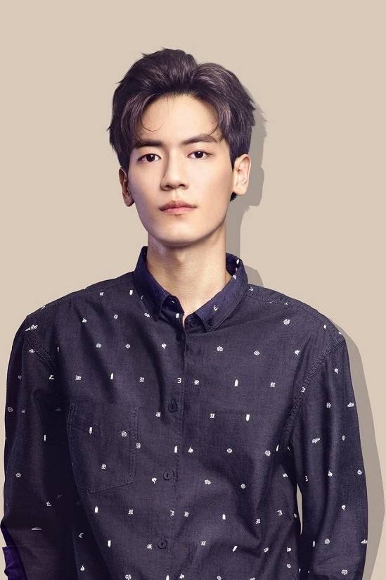 Jie Shi Ming backdrop