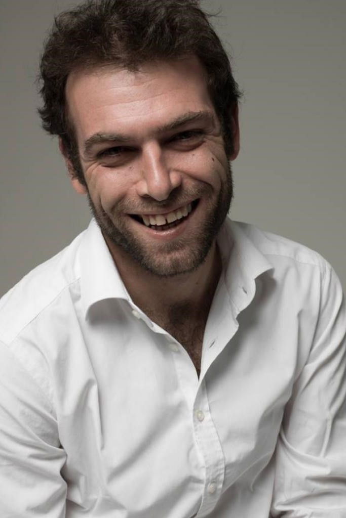 Aldo Spahiu backdrop