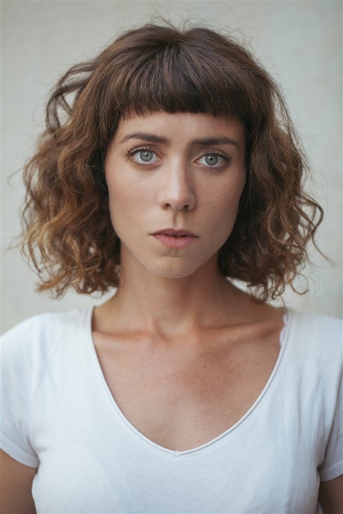 Soliane Moisset backdrop