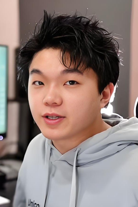 Yuantao Zhang backdrop