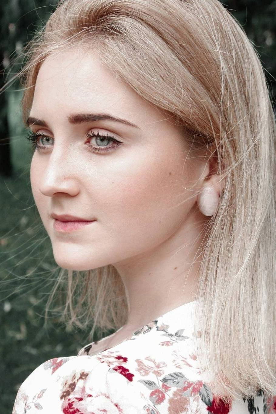 Sofiya Gakh backdrop