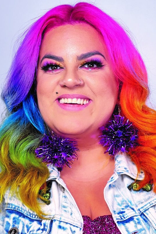 Maíra Medeiros backdrop