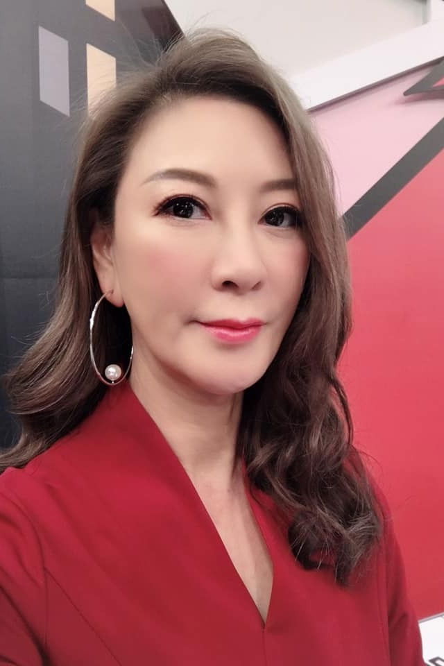 Hsiu-Hui Yang backdrop