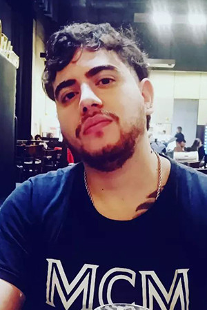 Lucas Heredia backdrop