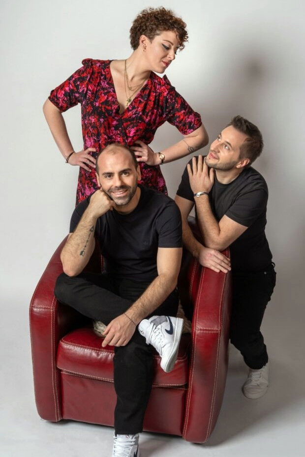 Trois cafés gourmands backdrop