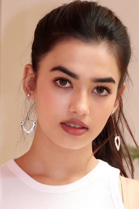 Vidhi Yadav backdrop