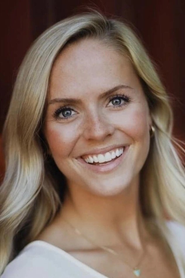 Jennifer Procé backdrop