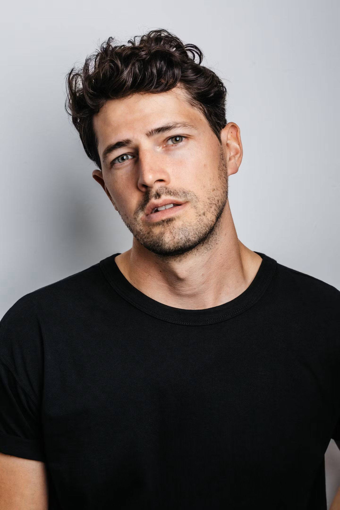 Daniel Noah backdrop