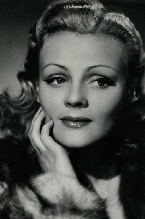 Nathalie Nattier backdrop