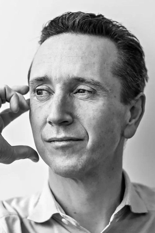 Torstein Bae backdrop