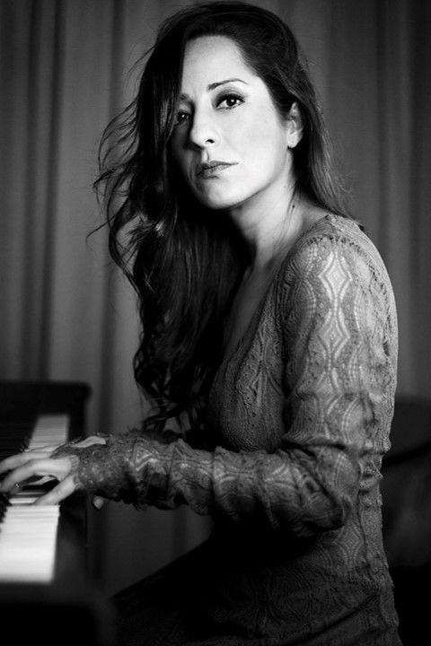 Alessandra De Rosario backdrop