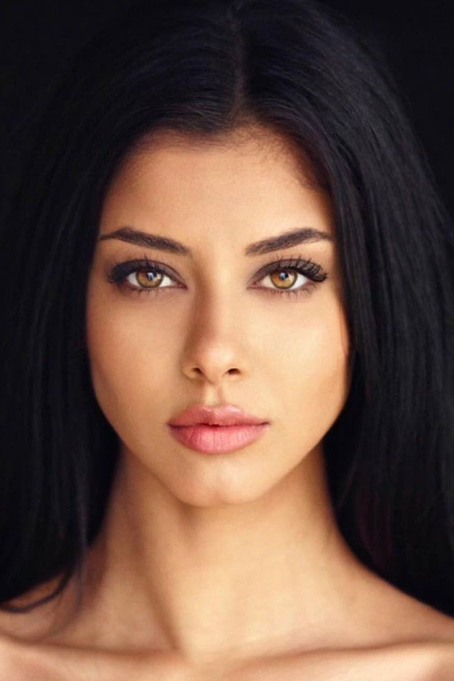 Yılşen Özdemir backdrop