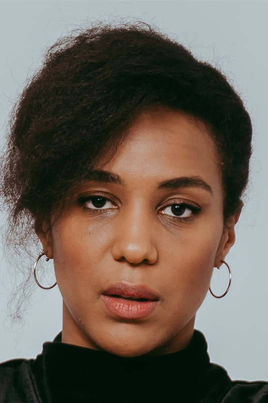 Oumaima Bahri backdrop