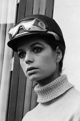 Isabelle De Funès backdrop