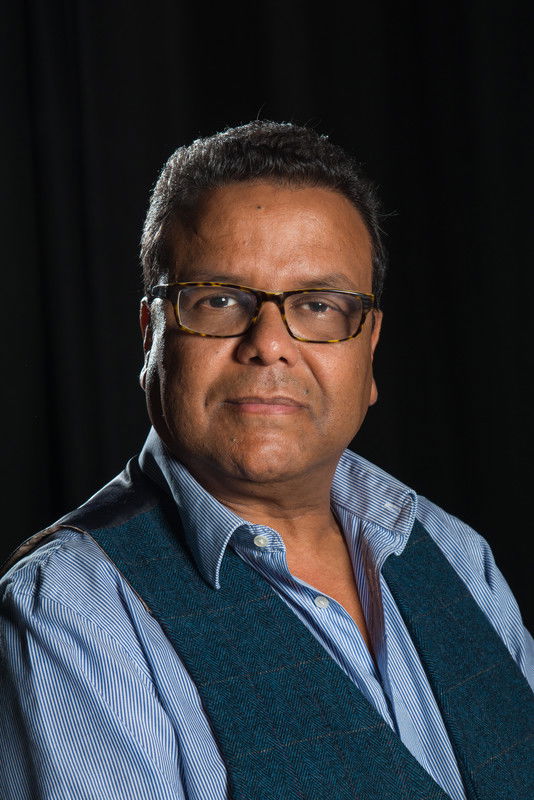 Hassan Lakhdar backdrop