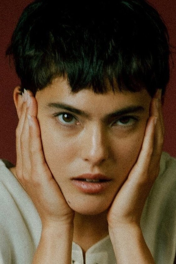 Miya Folick backdrop