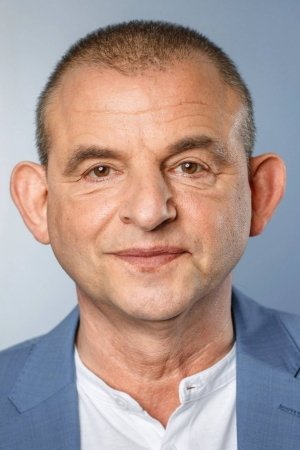 Dominique Horwitz backdrop