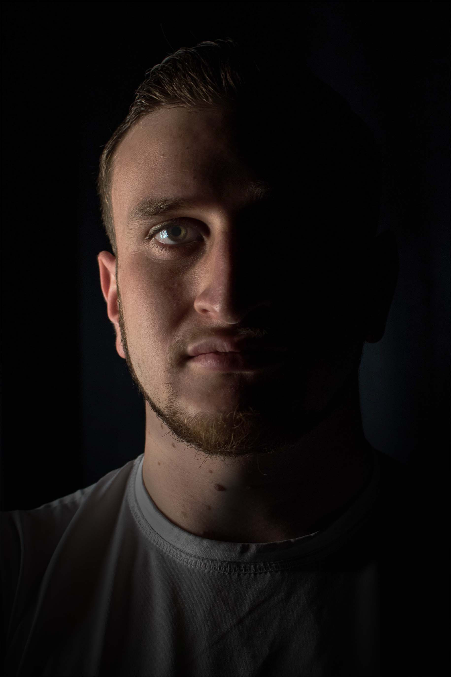 Eitan Berditchevsky backdrop