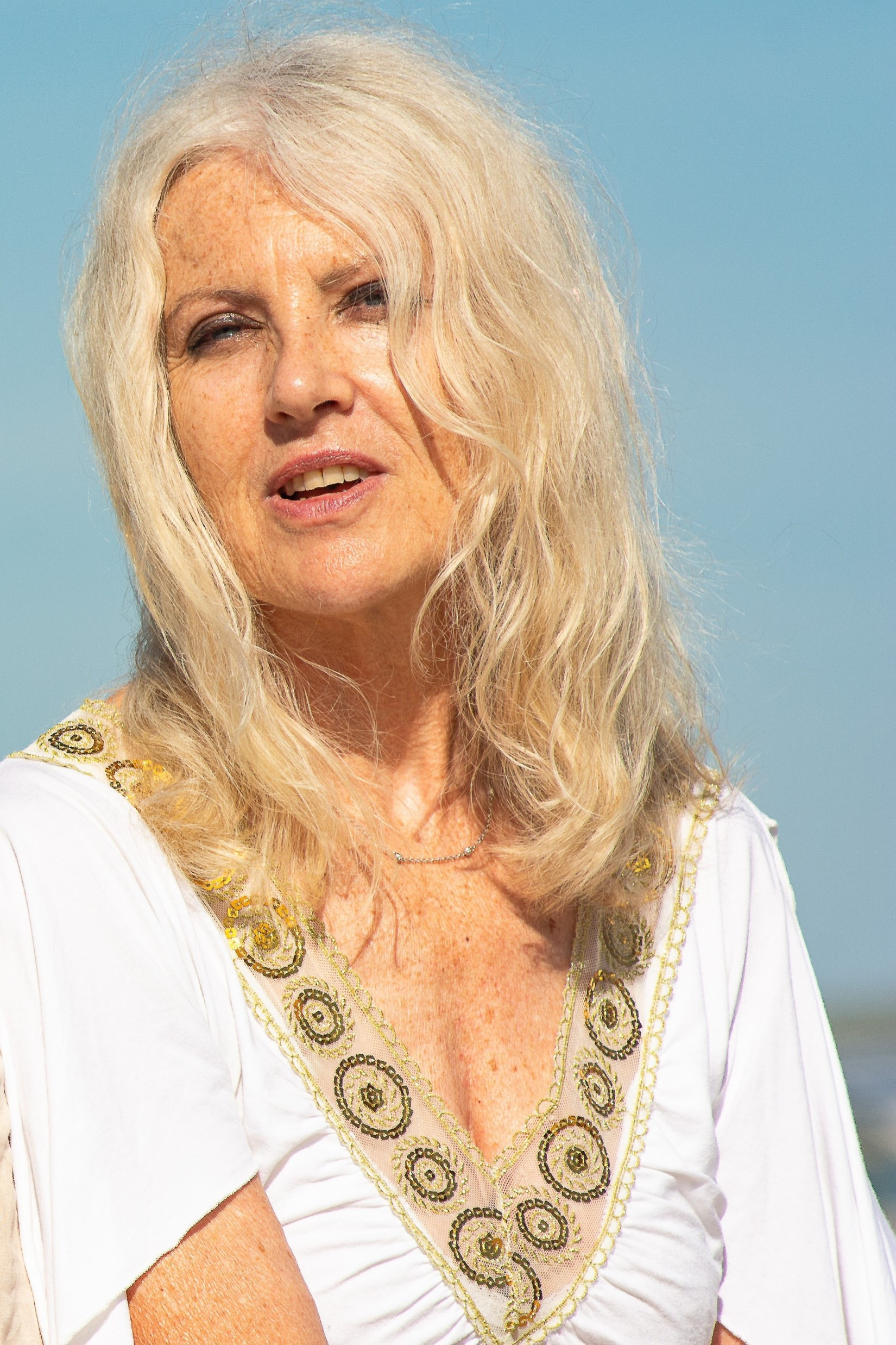 Daria Morelli backdrop