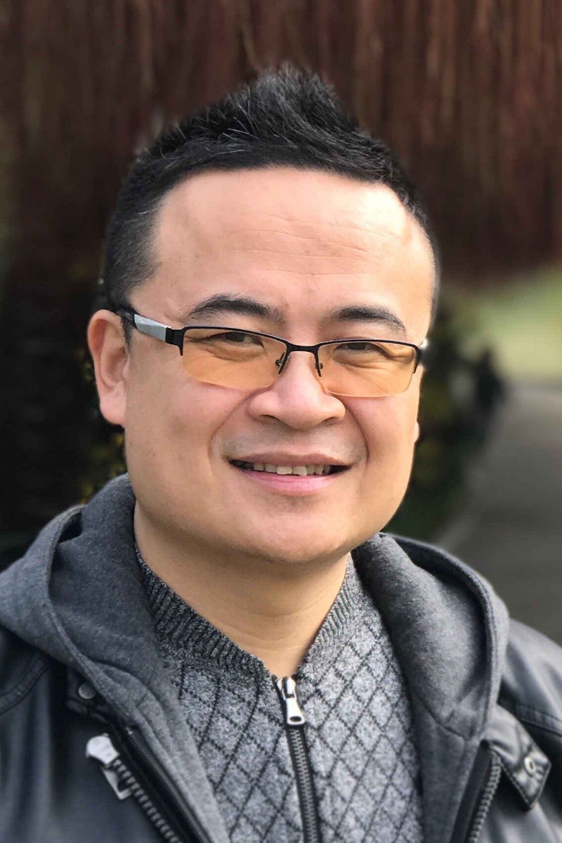 Haiming Cheng backdrop