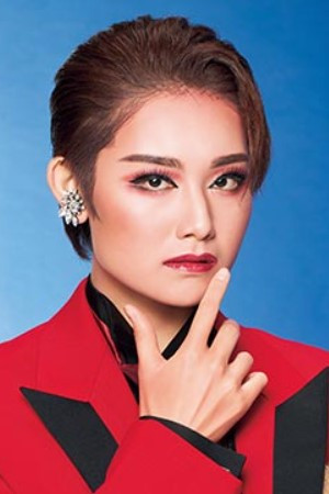 Kinami Raito backdrop