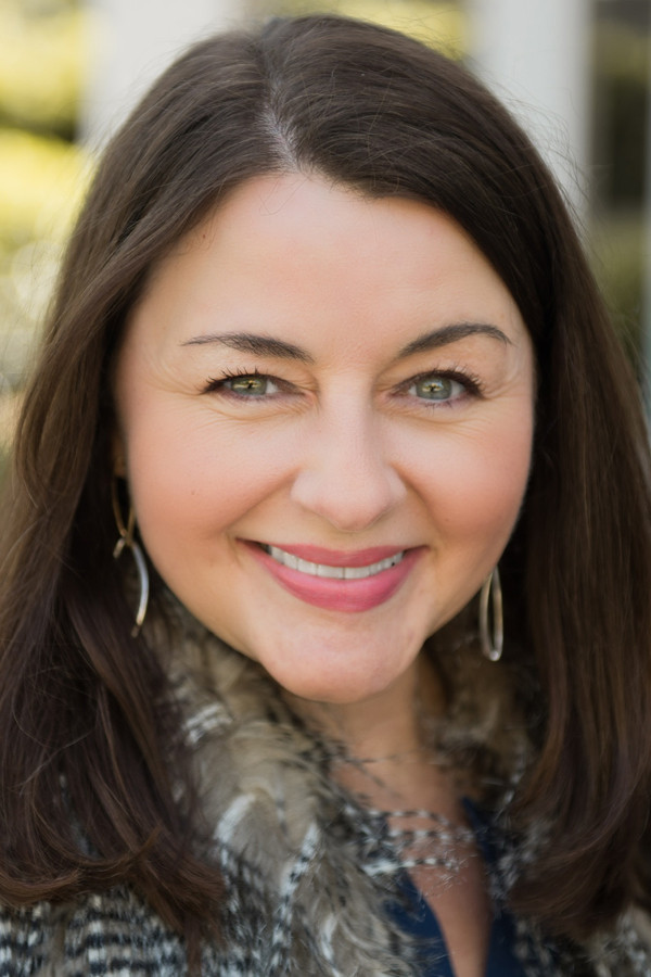 Melaine Bennett backdrop