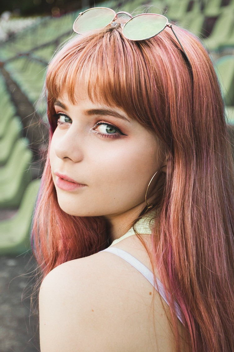 Katariina Škurinski backdrop