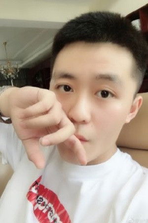 Peng Zi Xuan backdrop