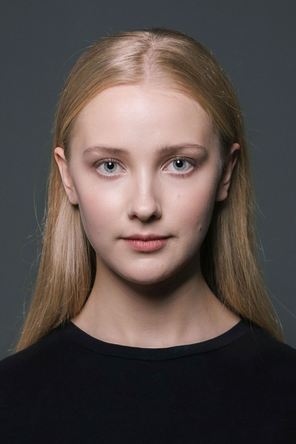 Hele-Riin Palumaa backdrop