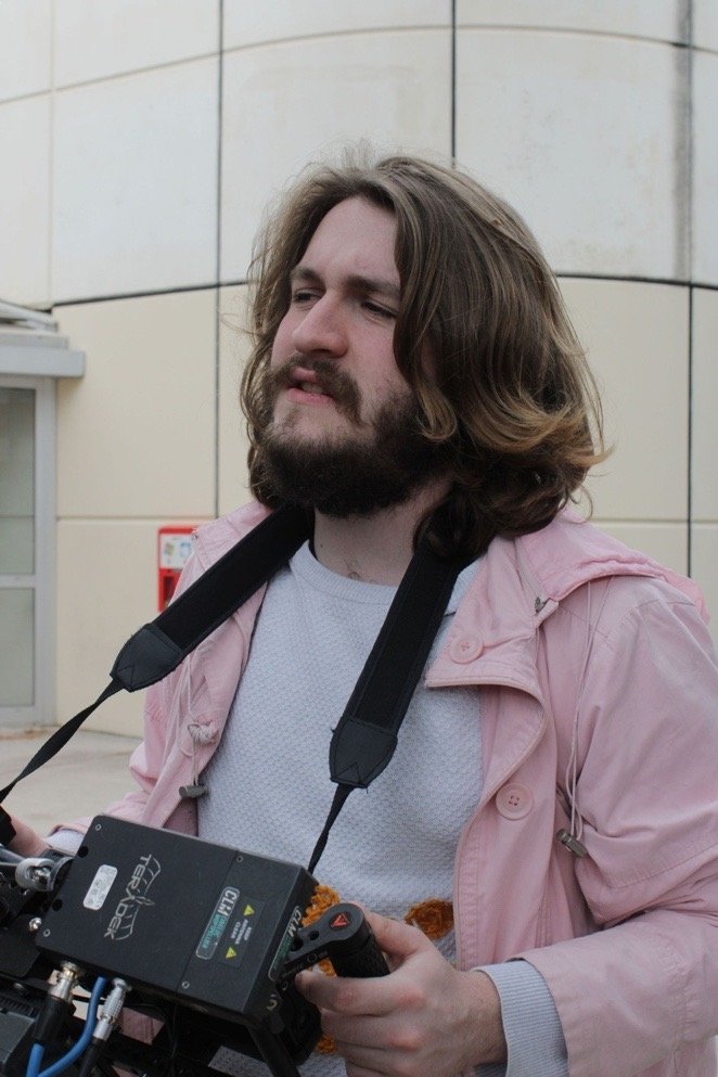 Lucas Bernardini backdrop