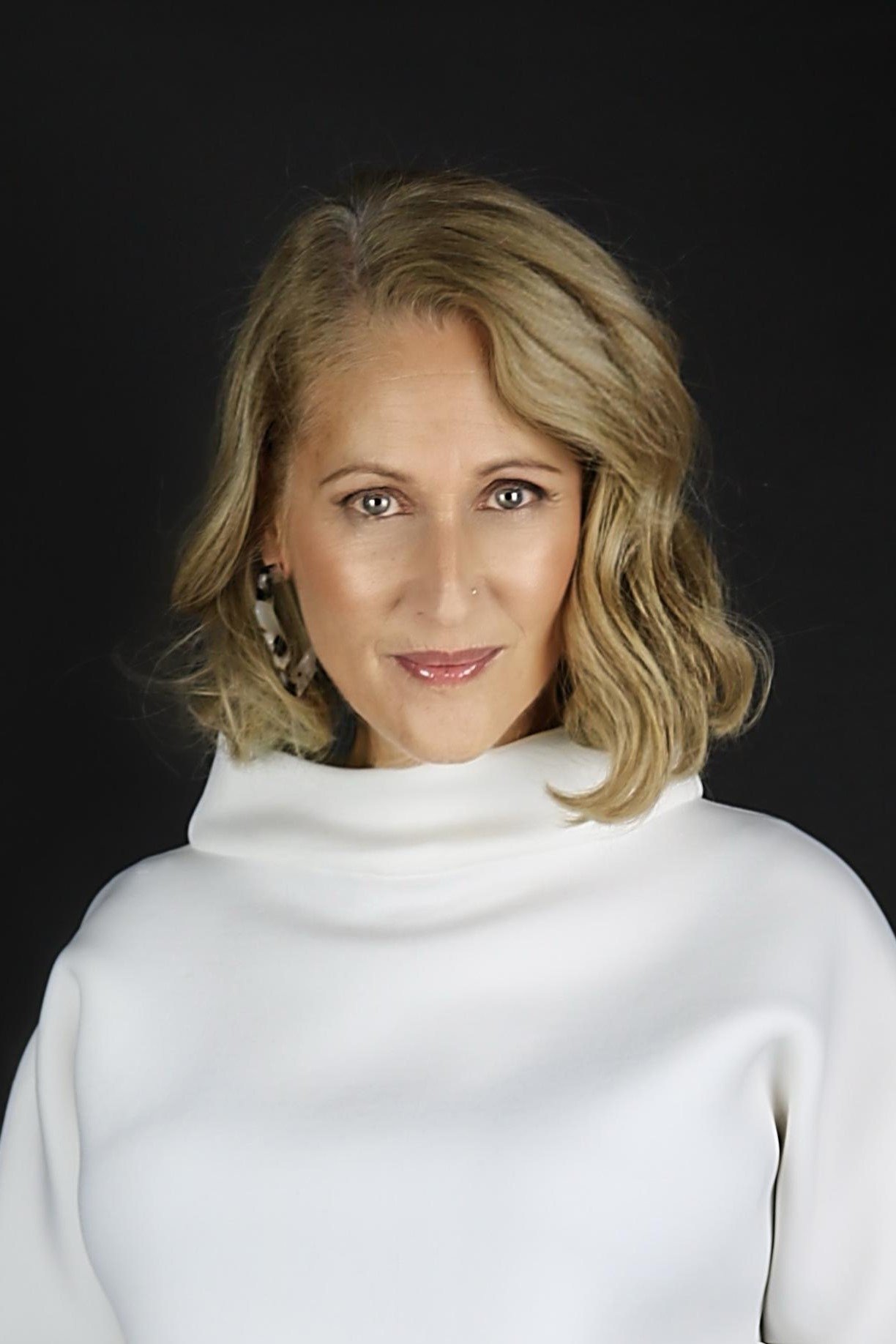 Marxhori E. Glanc backdrop