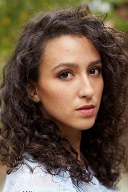 Lyna Dubarry backdrop