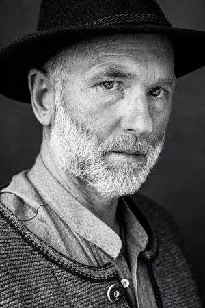 Andreas Schwaiger backdrop