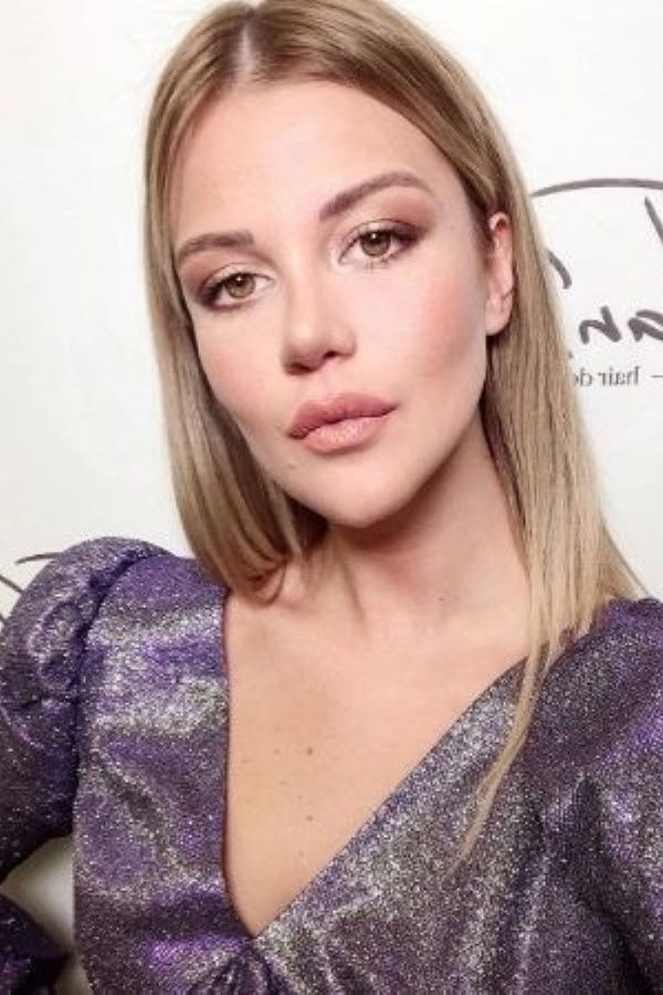 Aslı Turanlı backdrop