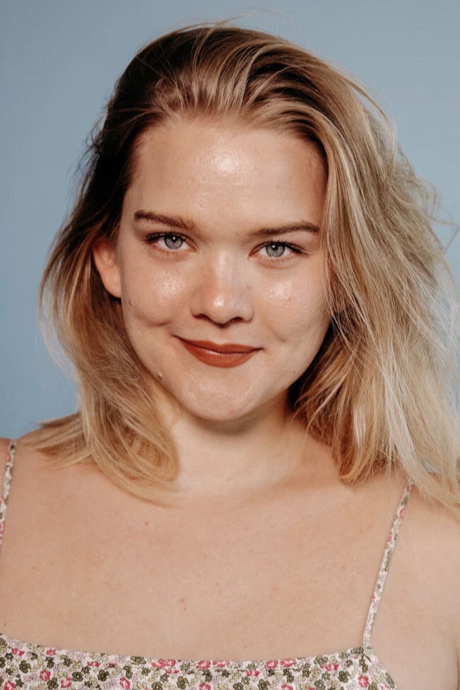 Maddie Scanlan backdrop